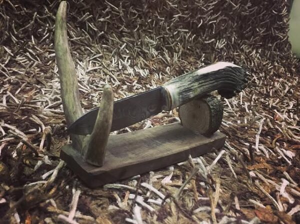 Koleksiyonluk Damascus Bıçak ve El Yapımı Boynuz Standı