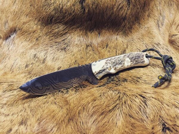 Boynuz Saplı Damascus Av Bıçağı