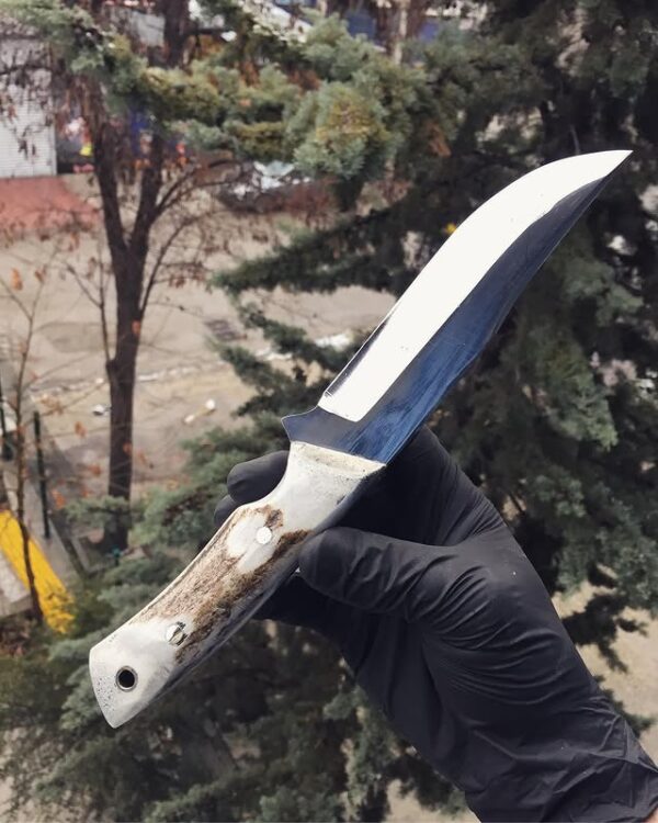 Parlatılmış N690 Çelik ve Geyik Boynuzu Saplı Bıçak