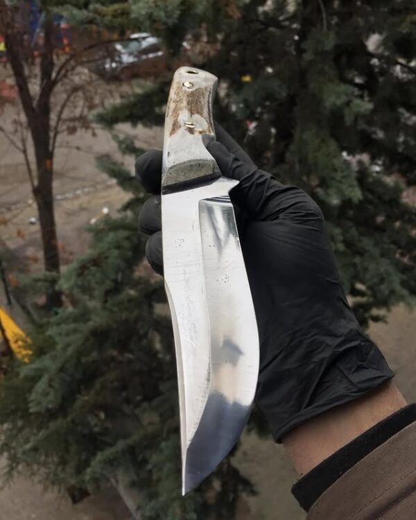 Parlatılmış N690 Çelik ve Geyik Boynuzu Saplı Bıçak